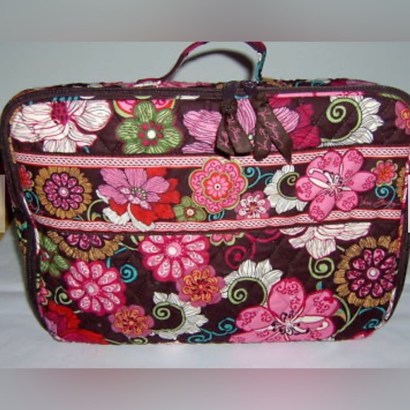 Vera Bradley Handbags - Vera Bradley quilted accessory Travel Case.